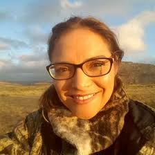 Elisa Townsend's Instagram, Twitter & Facebook