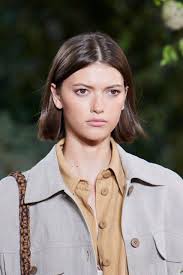 Acconciature capelli mossi autunno inverno 2021 2022: Moda Tagli Capelli 2021 I Tagli Medi Piu Sensuali