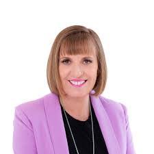 Helen Shaw's Instagram, Twitter & Facebook