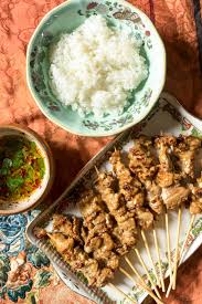 Apr 17, 2020 · brushing the skewers with unsweetened coconut cream while they cook keeps them moist, and creates a sticky glaze on the surface of the meat. Moo Ping Mu Ping Traditional Lao Recipe 196 Flavors
