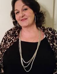 Vickie Moss's Instagram, Twitter & Facebook