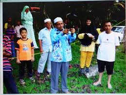 Datuk ustaz kazim elias (lahir 28 november 1972) adalah seorang penceramah bebas yang terkenal di malaysia. Facebook