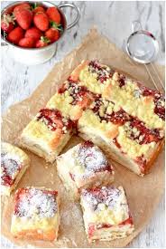Saftiger Hefeteig Gefullt Mit Pudding Und Erdbeermarmelade Und Getoppt Mit Leckeren Butterstreuseln Backrezepte Susser Hefeteig Desserts Ohne Backen