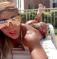 El futbolista chileno, arturo vidal, confirmó su nueva relación amorosa con sonia isaza, quien vive en españa y con quien estaría. Sexy Bodybuilder Uses Her Power To Influence A Generation Of Fitter Women Daily Star