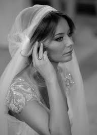 Posted on january 11, 2014. Laura Cosoi Ii DÄƒ ReplicÄƒ Iuliei Albu