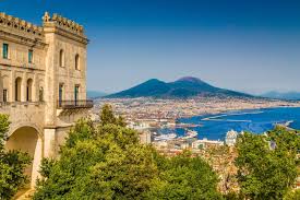 Naples is that exciting friend who you don't know whether to party with or call the police on. Tourisme A Naples Guide Voyage Pour Partir A Naples