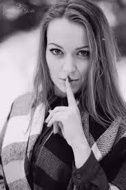 Nancy Esteves's Instagram, Twitter & Facebook