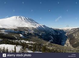 Ta en dag med hele familien på rjukan klatrepark, opplev å ri på islandshest, ta deg en tur i rjukanbadet eller opplev de flotte fotturene rundt gaustatoppen. Gaustatoppen In Rjukan Norwegen Stockfotografie Alamy