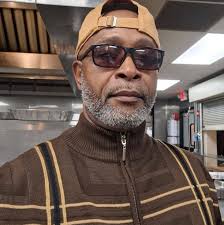 Bananas are available in colours other than yellow- true or False