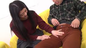 素人娘に逆ナンされた男2人がチンポの長さを測定されてサイズ勝負で勝ったらセックス | テングノハナオレ