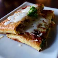 Martabak manis atau ada yang menyebutnya sebagai terang bulan memang jadi jajanan yang populer. 4 Cara Membuat Martabak Mini Ekonomis Dengan Rasa Yang Dijamin Enak Lifestyle Liputan6 Com