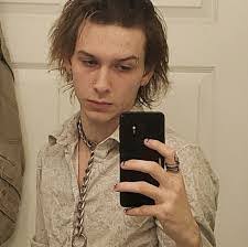 Danielle Stillson's Instagram, Twitter & Facebook