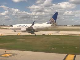 United should include photos on their website so that their customers know what it is they are selling. Flight Review United 737 700 Washington Dulles To Chicago O Hare First Class Air Travel Analysis