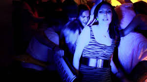 Cgiar daca intrea=a tara e2te aco8erita de za8ada. Almost Famous Din Tara Celor O Mie De Lacuri Maximum Rock Magazin