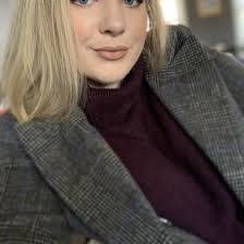 Lisa Upperman's Instagram, Twitter & Facebook