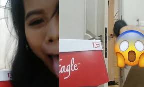 Prank ojolviral ojolprank ojol viralmiss a prank ojolayank prank ojolprank ojol terbaruvideo viral ojolviral video ojolvideo viral ojol di tiktokvideo driver. Viral Video Wanita Lakukan Prank Lepas Handuk Di Depan Driver Ojol Dihujat Netizen Rancah Post