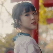 Millie Snow's Instagram, Twitter & Facebook