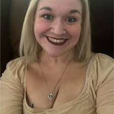 Ellen Fontenot's Instagram, Twitter & Facebook