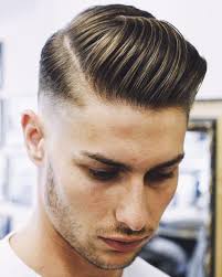 En général galerie avec des photos de coiffures pour hommes. Coupe De Cheveux Homme Tendance 2020 2021 En Quelques Propositions