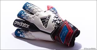 The standout design on these kids' predator 20 fingersave manuel neuer goalkeeper gloves borrows from the international jersey manuel neuer has made his own. A Closer Look At The Bayern Munich Goalkeeper S Exclusive Predator Pro Colourway Soccerbible