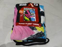 It features a plush pillow head, vinyl claws, and a soft. Star Wars Plush Throw Blanket Droid Beats Nwt New Blkt Sw Droid Beats Ebay