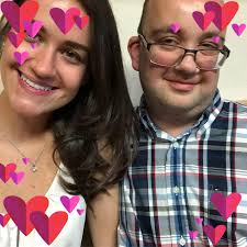 As if Gordon doesn't have enough to deal with in the kitchen, now he has to  teach the waiting staff how to do their jobs too! Check out this extended,  unedited footage