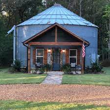 build a silo guest house this summer cowgirl magazine silo house grain bin house unusual homes