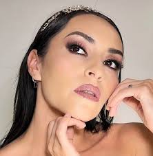 Andrea Ulloa makeup artist