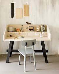 vtwonen loves blond hout vtwonen kantoor aan huis decor meubelontwerp kind bureau