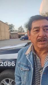 Toman trabajadores la presidencia municipal de Múzquiz para exigir el pago  de salarios y aguinaldo.