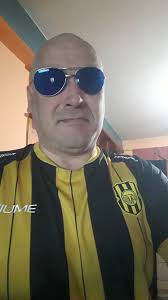 LA EXPRESIDENTA ADVIRTIÓ QUE LA ECONOMÍA ESTÁ EN CAÍDA LIBRE “NO LE  ENCUENTRA EL AGUJERO AL MATE”: LA DURA CRÍTICA DE CRISTINA KIRCHNER A MILEI  Desde sus redes sociales, la expresidenta resaltó