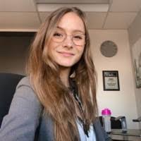 Cassidy Connell's Instagram, Twitter & Facebook