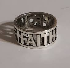 James Avery Retired Faith Hope Love Ring In Size 9 In Good Condition Has Some Tarnish Inside Can Be Cleaned Free A Love Ring James Avery Rings Rings For Men