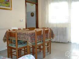 L`appartamento è composto da due camere, soggiorno, cucinino, balconi, tv, lavatrice e posto macchina. Apartment Mieten In Einem Haus In Alba Adriatica Iha 55239