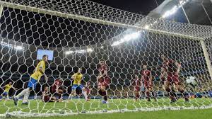 Partido intenso, pero sin goles, no por falta de ocasiones, sino, por la inferencia del var que se encargó de decretar un empate que claramente dejó por el piso el ánimo. Brasil Vs Venezuela El Var Anulo Otro Gol Del Scratch Ante La Vinotinto Video Rpp Noticias