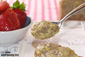 Dada su capacidad de absorber agua, como diez veces su volumen, en pocos minutos la chía habrá gelificado. 18 Recetas Con Semillas De Chia Desde Un Pudin A Una Mermelada Saludable Y Nutritiva Gastronomia Cia