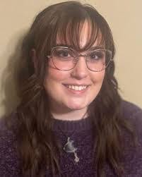 Kat Evans's Instagram, Twitter & Facebook