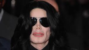 Obwohl er mit thriller eins der meistverkauftesten alben aller zeiten aufnahm, ist es äußerst unwahrscheinlich, dass ihm nochmal ein comeback erst war er kinderstar, dann superstar, später sonderling. Michael Jackson Bilder Infos Biografie Zum King Of Pop