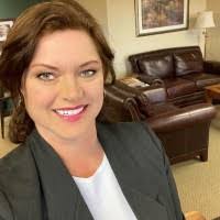 Laura Slusher's Instagram, Twitter & Facebook