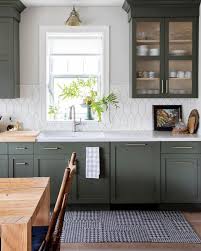 The Daughter Of An Italian Tile Setter Francescaalbertazzi Knows A Thing Or Two About Tile He Kitchen Decor Modern Green Kitchen Cabinets Dark Green Kitchen