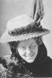 Louise Fuller's Instagram, Twitter & Facebook