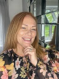 Diane Deferrari's Instagram, Twitter & Facebook