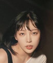 Esther Mun's Instagram, Twitter & Facebook