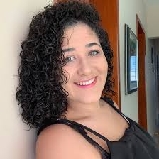 O final de semana chegou e com ele os planos para a fantasia do Halloween  🎃👽👻 Conta pra gente qual é a fantasia que você mais gostou aí 🎩