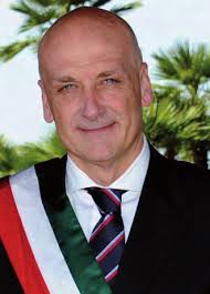 Tra le Parole e l'nfinito 2019.indd