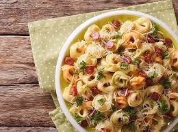 Nudelsalat Mal Anders Tortellini Salat Freundin De Tortellinisalat Tortellinisalat Rezept Tortellini
