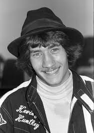 I hope this comes through-Frank Hollingsworth passed away. Great times  watching him battle Dean and Ron Milton, the Standridges, Tony Weyant and  Jim Moughan at Springfield.