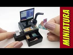 Caixa Registradora De Brinquedo Da Barbie Como Fazer Uma Caixa Registradora Para Barbie E Outras Bonecas Youtube Caixa Para Brinquedos Casa De Bonecas Em Miniatura Coisas De Barbie