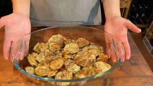 Ecco la ricetta classica e la variante con mandorle e con il bimby. Mollica S Melanzane Sotto Il Pesto Ricetta Mollica S Facebook