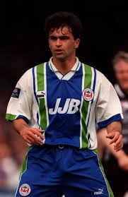 Born in the town of balaguer, 90 miles west of barcelona, martinez cut his teeth with his hometown club. Roberto Martinez Playing For Wigan In 1997 Ligar
